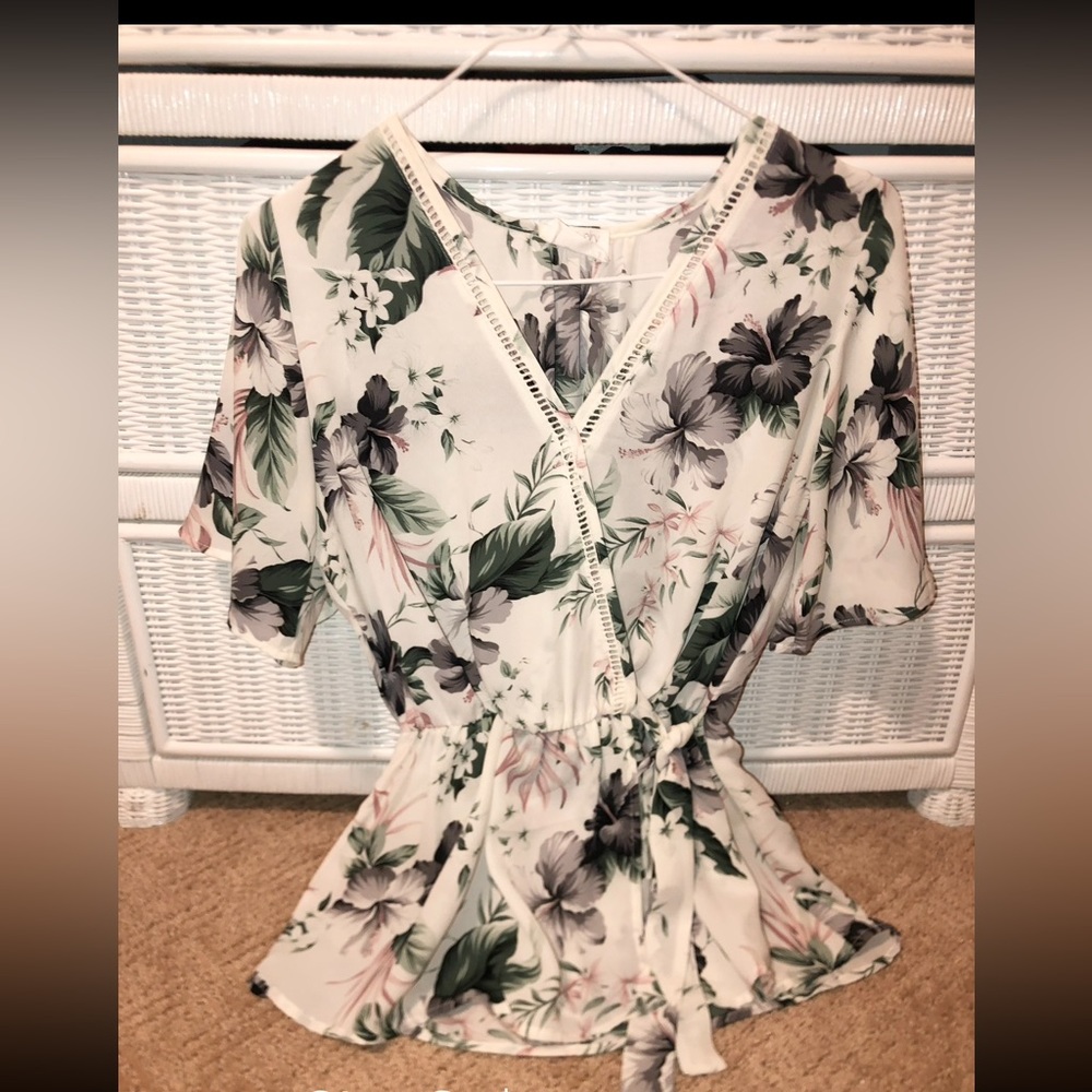 Floral top
